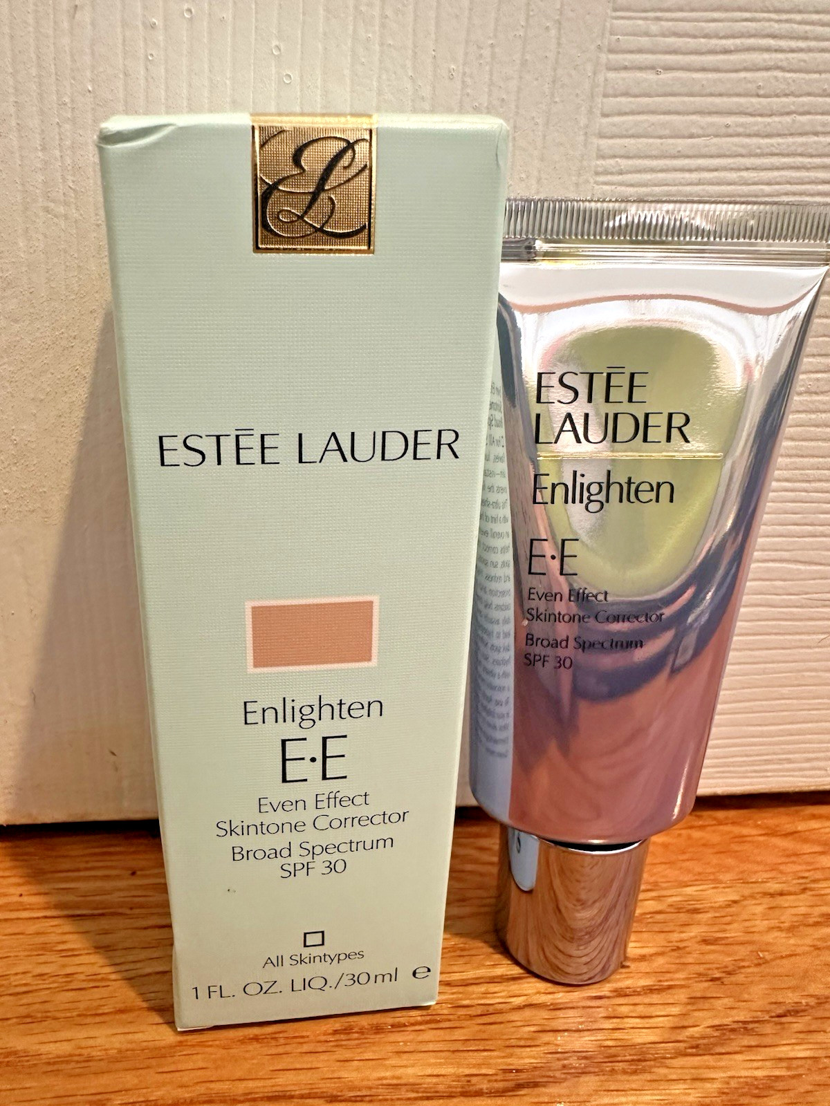 Estee Lauder Enlighten E-E Even Effect Skintone Corrector 1.0oz/30ml ~ 01 Light