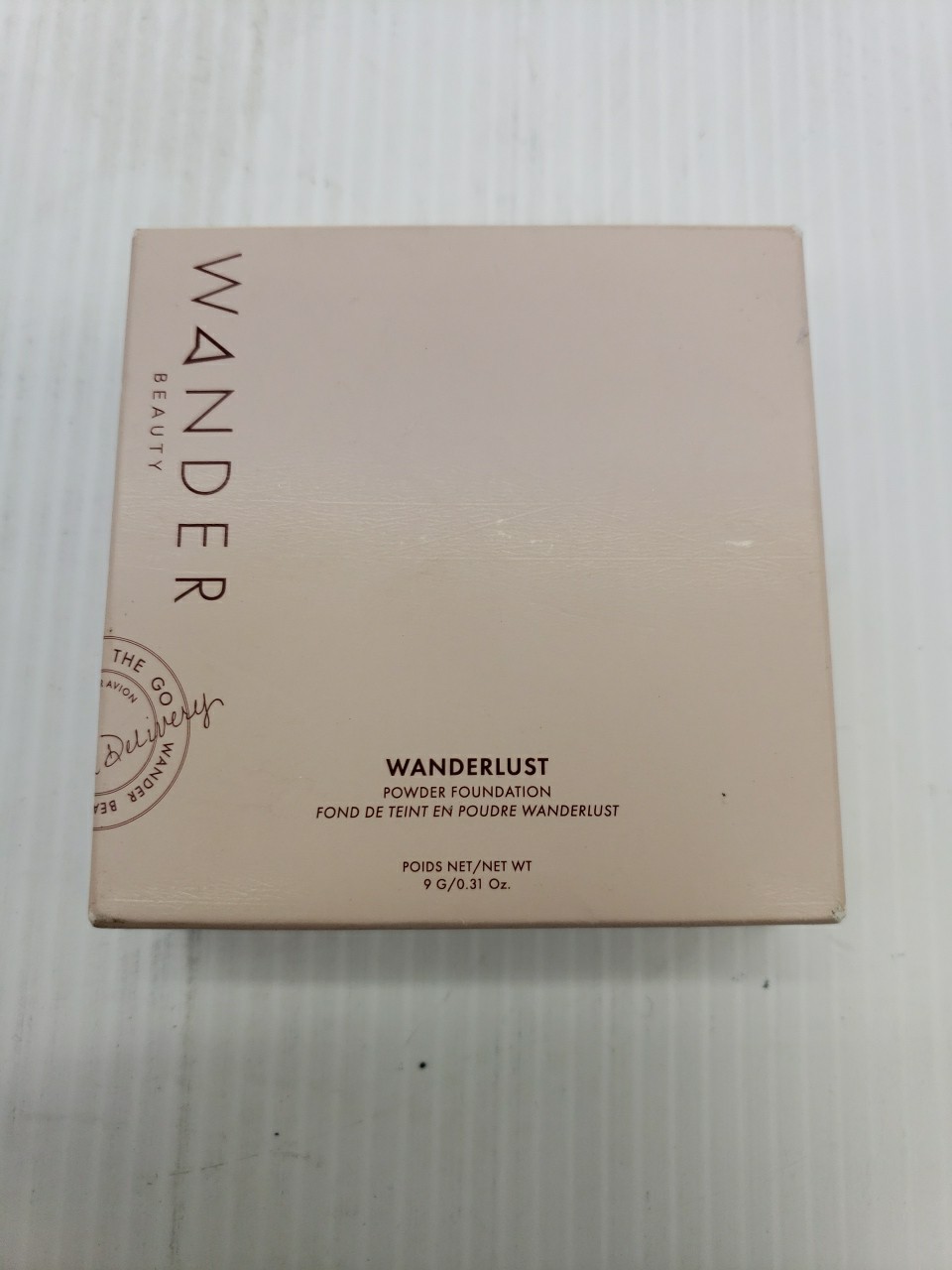 WANDERLUST POWDER FOUNDATION LIGHT/CLAIR BRAND NEW SEALED
