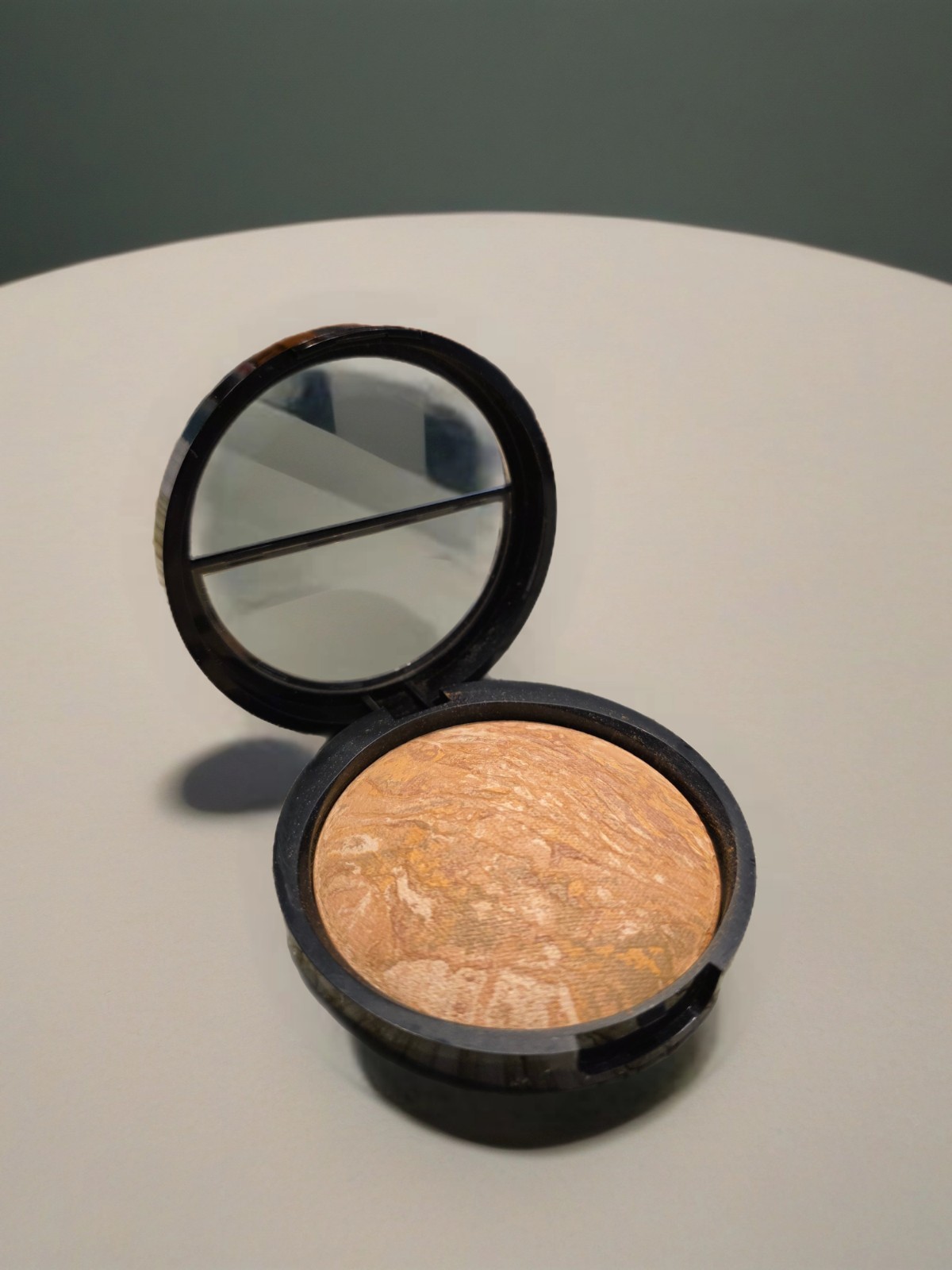 Laura Geller Baked Balance-n-Brighten Foundation, Light 0.32 oz