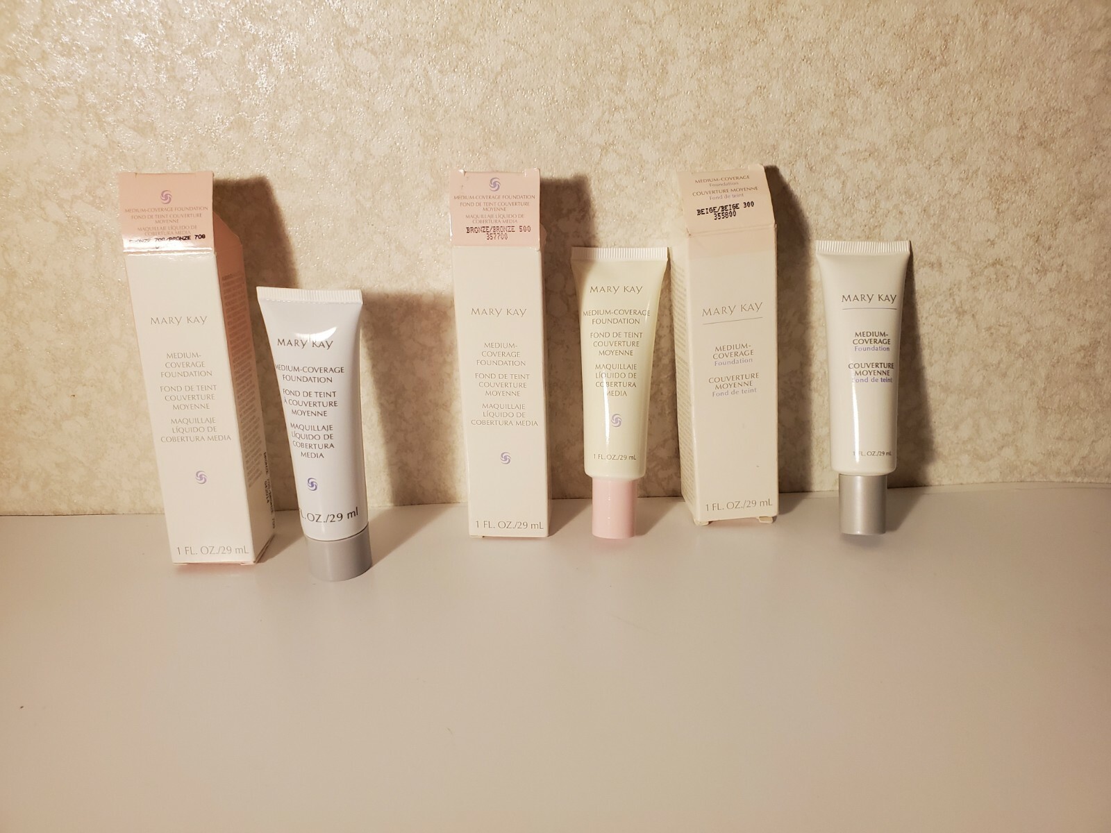 MARY KAY MEDIUM COVERAGE FOUNDATION PINK CAP OR GRAY OR WIDE GRAY
