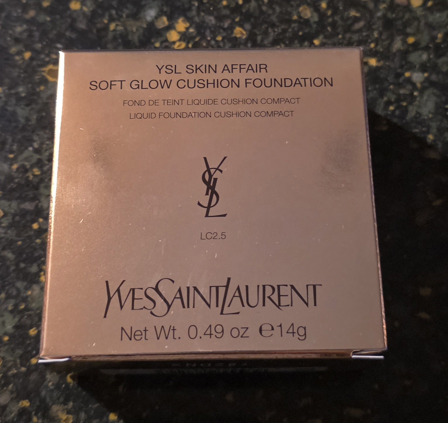 Yves Saint Laurent YSL Skin Affair Soft Glow Cushion Foundation LC2.5 NIB
