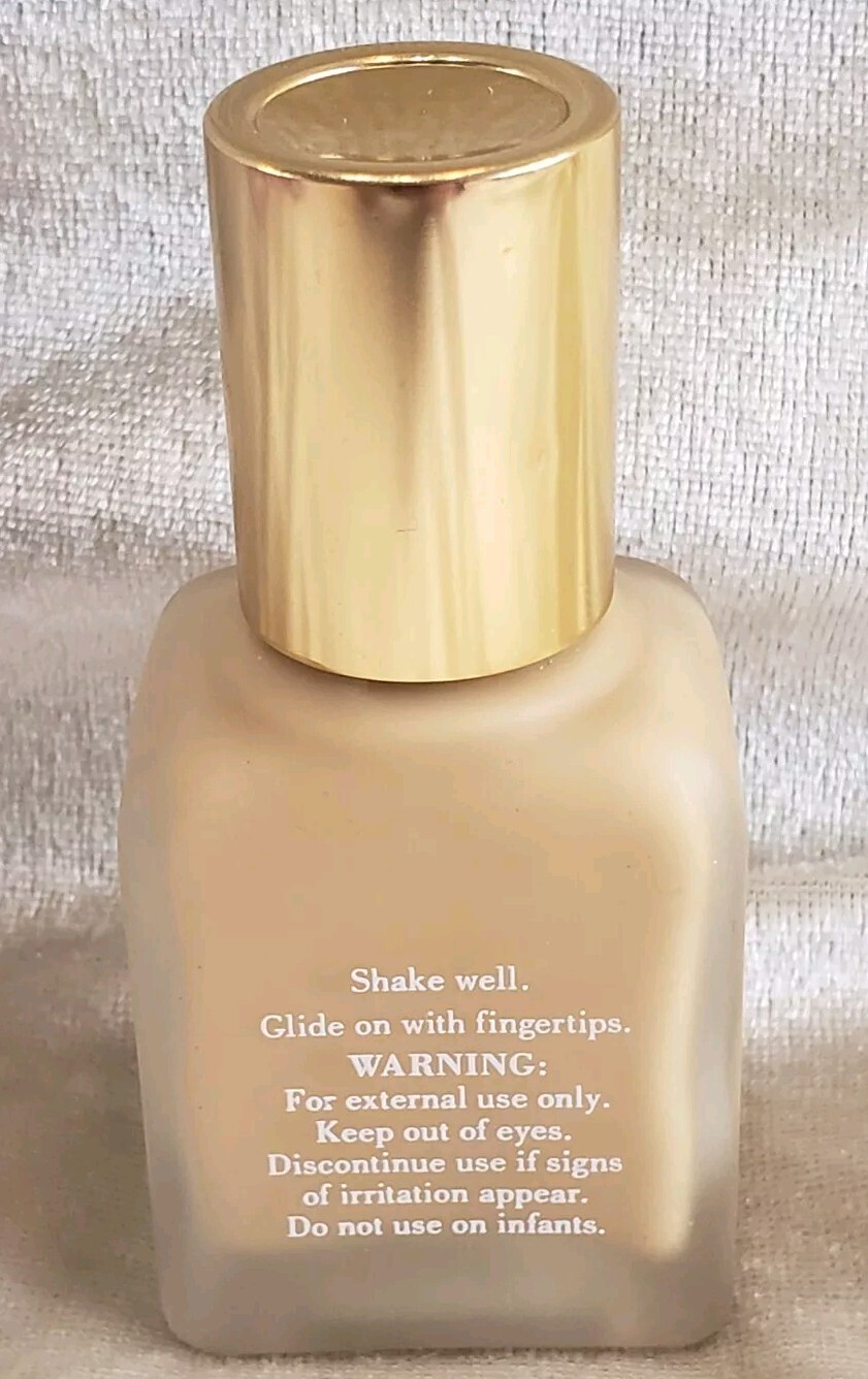 ESTEE LAUDER Lucidity Light Diffusing Makeup 03 VANILLA BEIGE 1 fl oz 30 mL