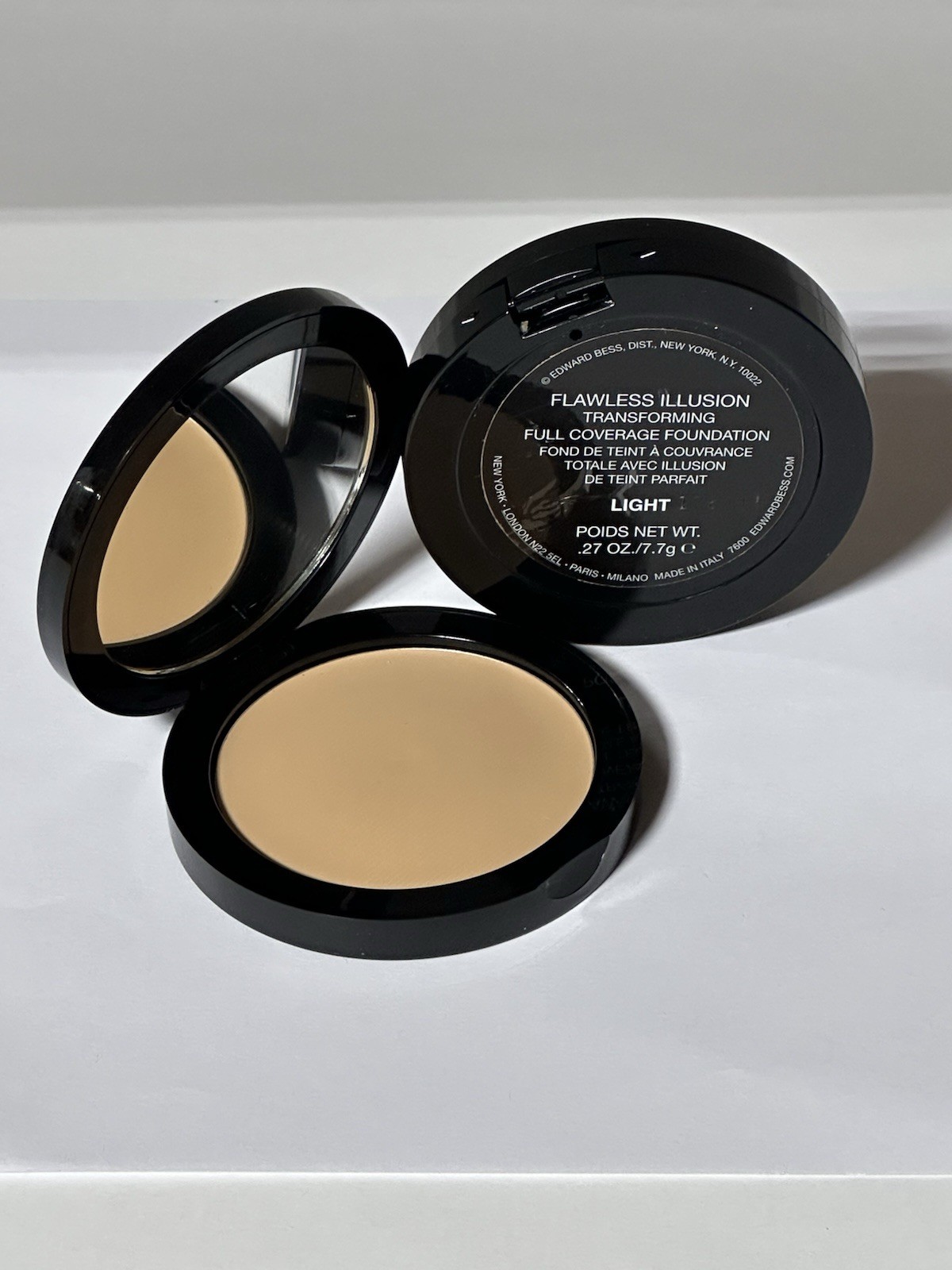 Edward Bess – Flawless Illusion Transforming Full Coverage Fundation / LIGHT