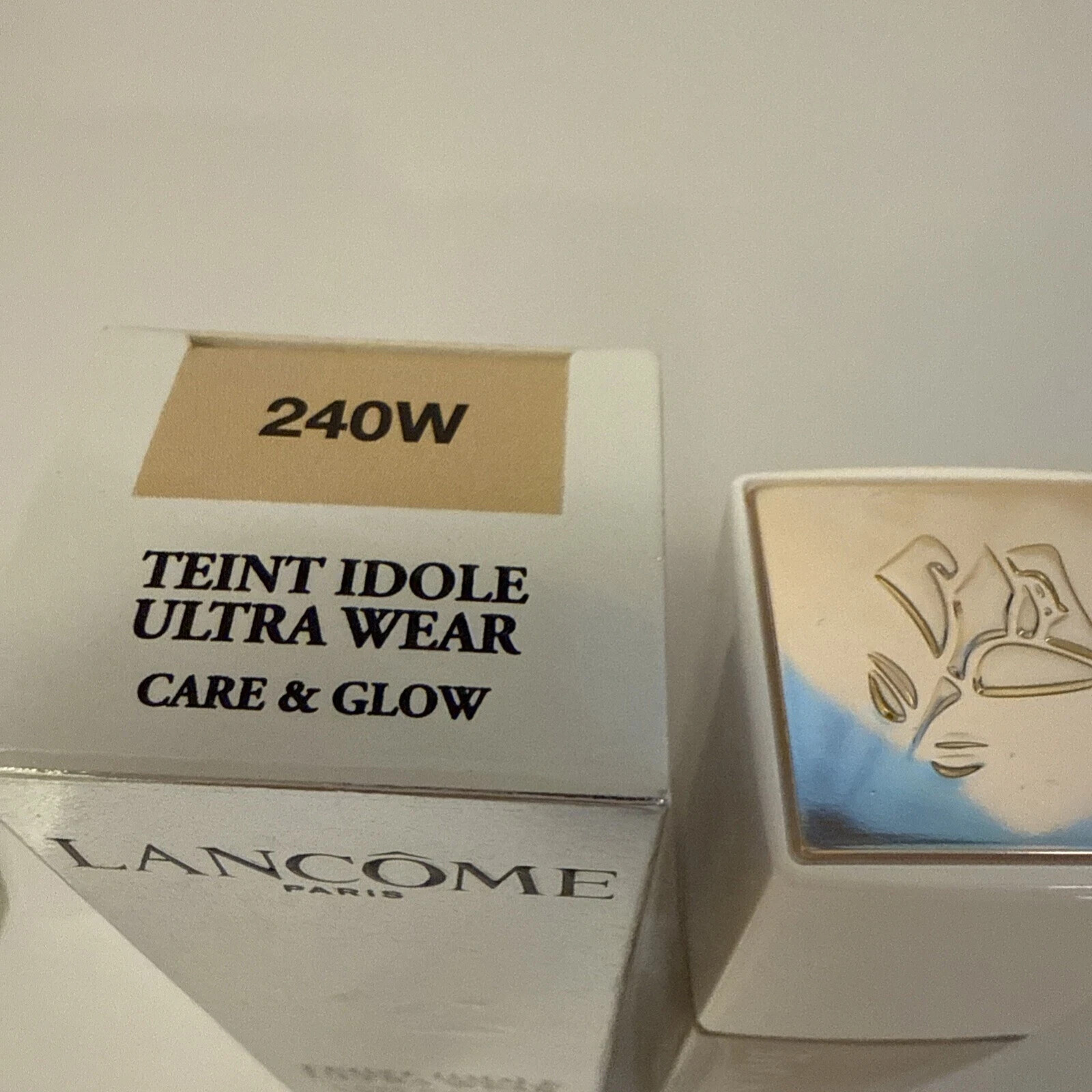 Lancome Teint Idole Ultra Wear Care & Glow Foundation ~ 240W ~ SPF 27 ~ EXP2026+