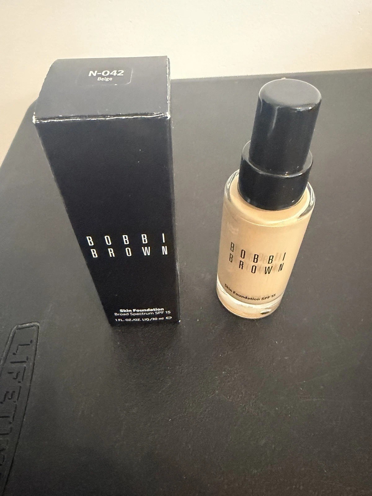 Bobbi Brown Skin Foundation Broad Spectrum SPF 15 1 fl oz / 30 ml Choose Shade