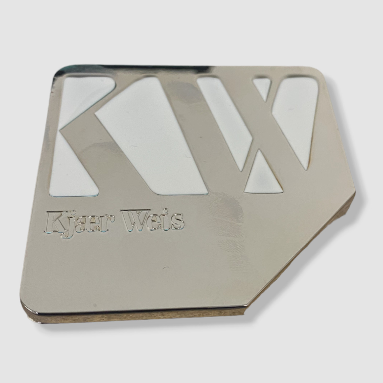 $68 Kjaer Weis Women’s Flawless Cream Foundation .26 fl oz|7.5 ml