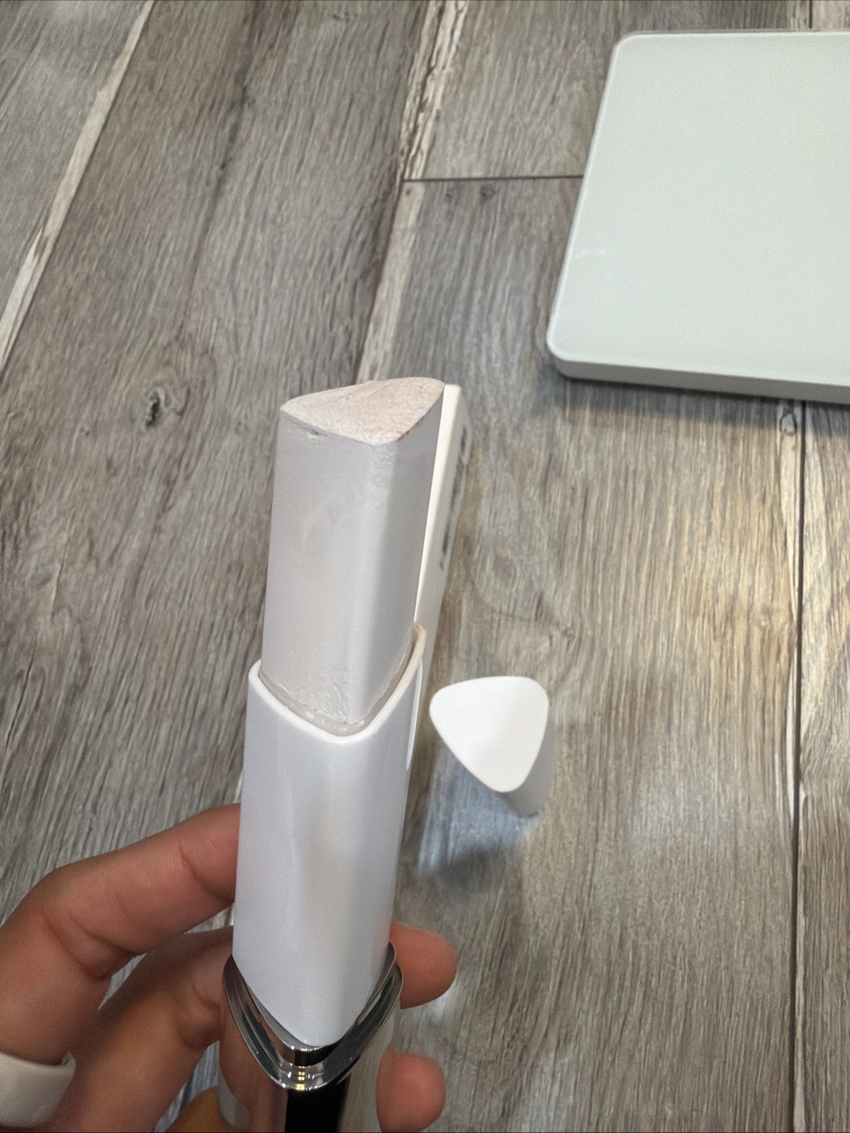 ELROEL Blanc Cover Cream Stick V foundation in the 202 Natural shade