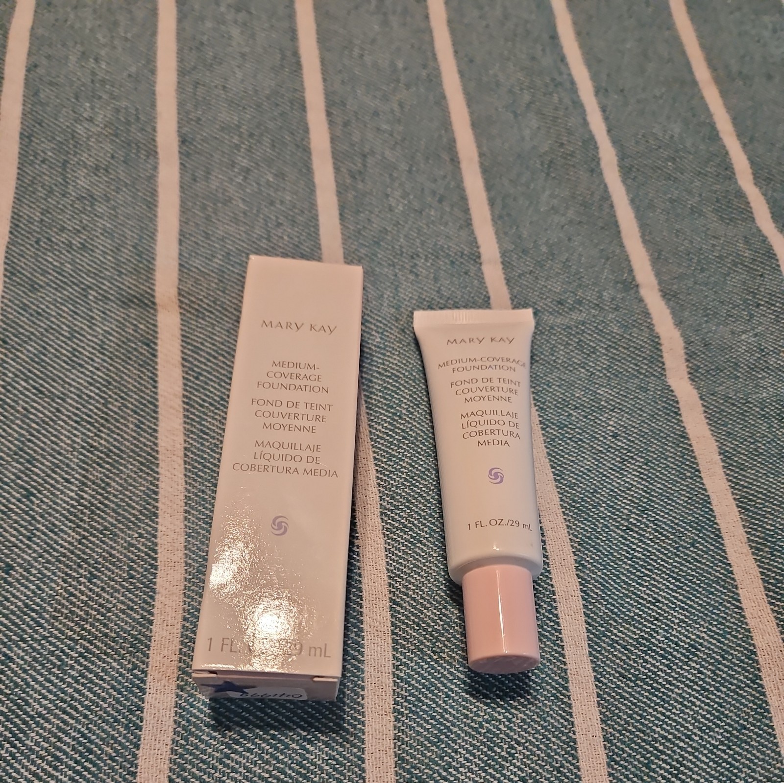 Mary Kay Medium Coverage Foundation Ivory 202 Facial Skin Makeup 1 oz / 29mL