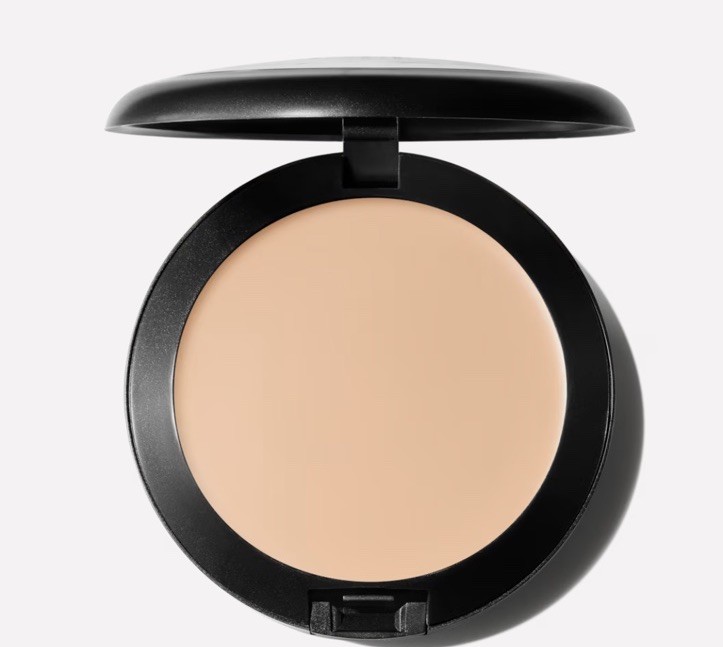MAC Full Coverage Foundation – NC15 – Full Size – New 🎁