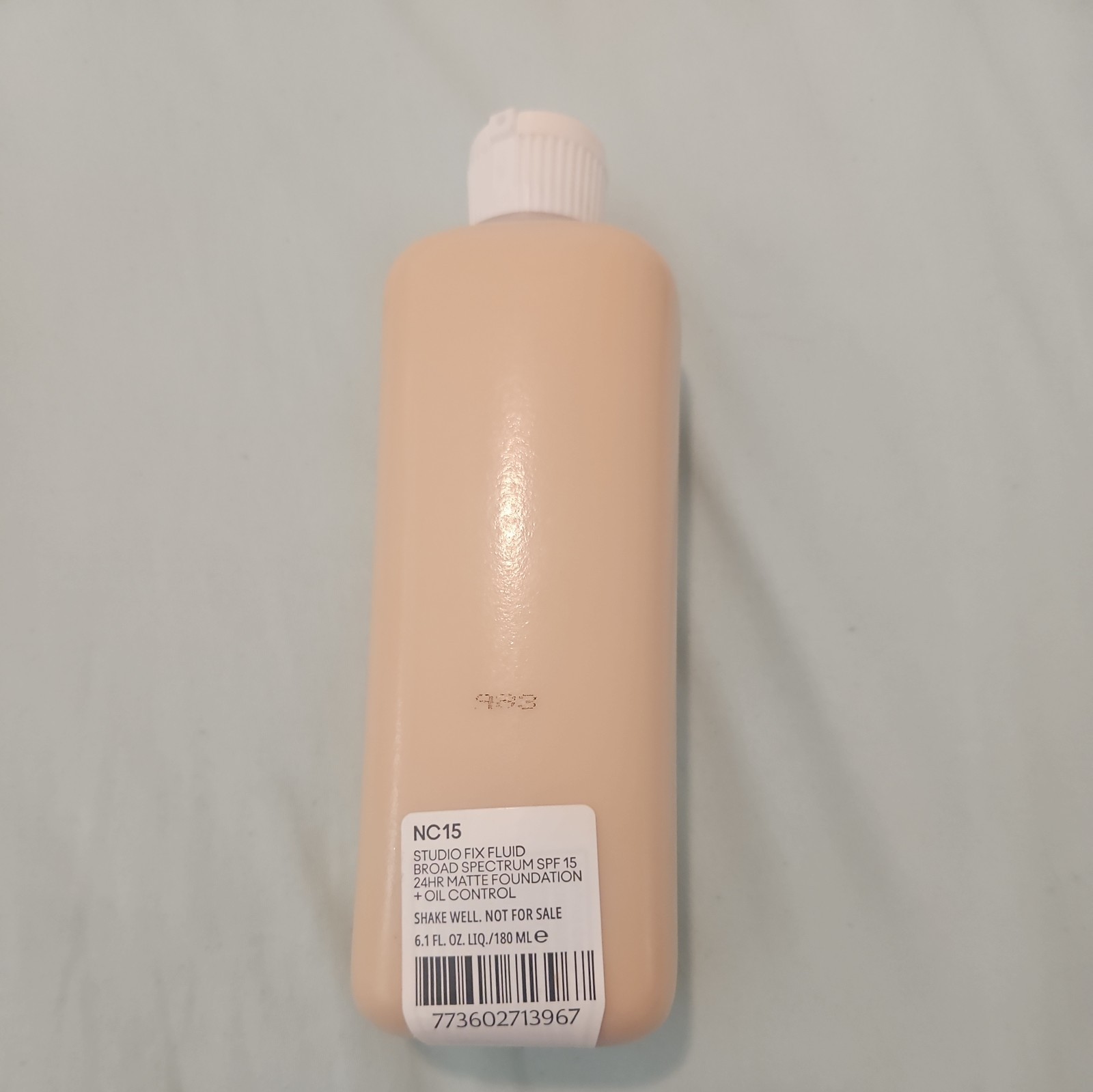 Mac Studio Fix Fluid NC15 Liquid Foundation SPF 15. 6.1oz/180ml. Brand NEW!