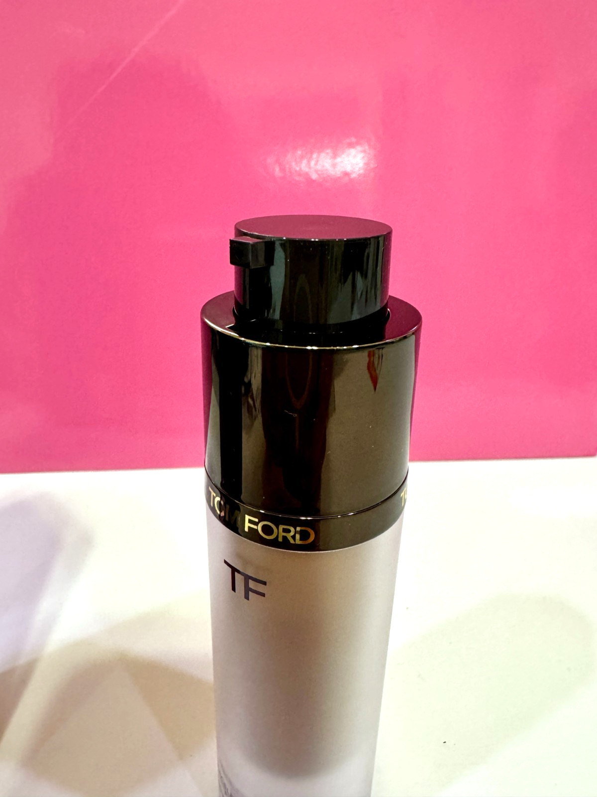 Tom Ford Traceless Soft Matte Foundation 1oz/30ml. Full Size NIB – 10.0 Chestnut