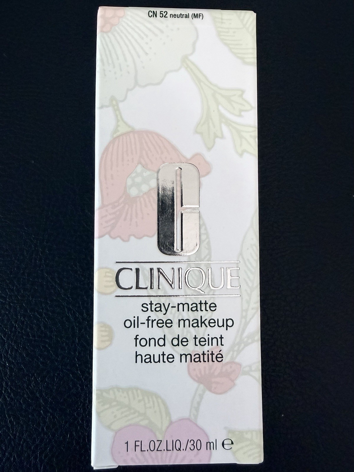 Clinique Stay-Matte Oil-Free Foundation CN 52 Neutral MF Matte 1 fl oz 30 ml