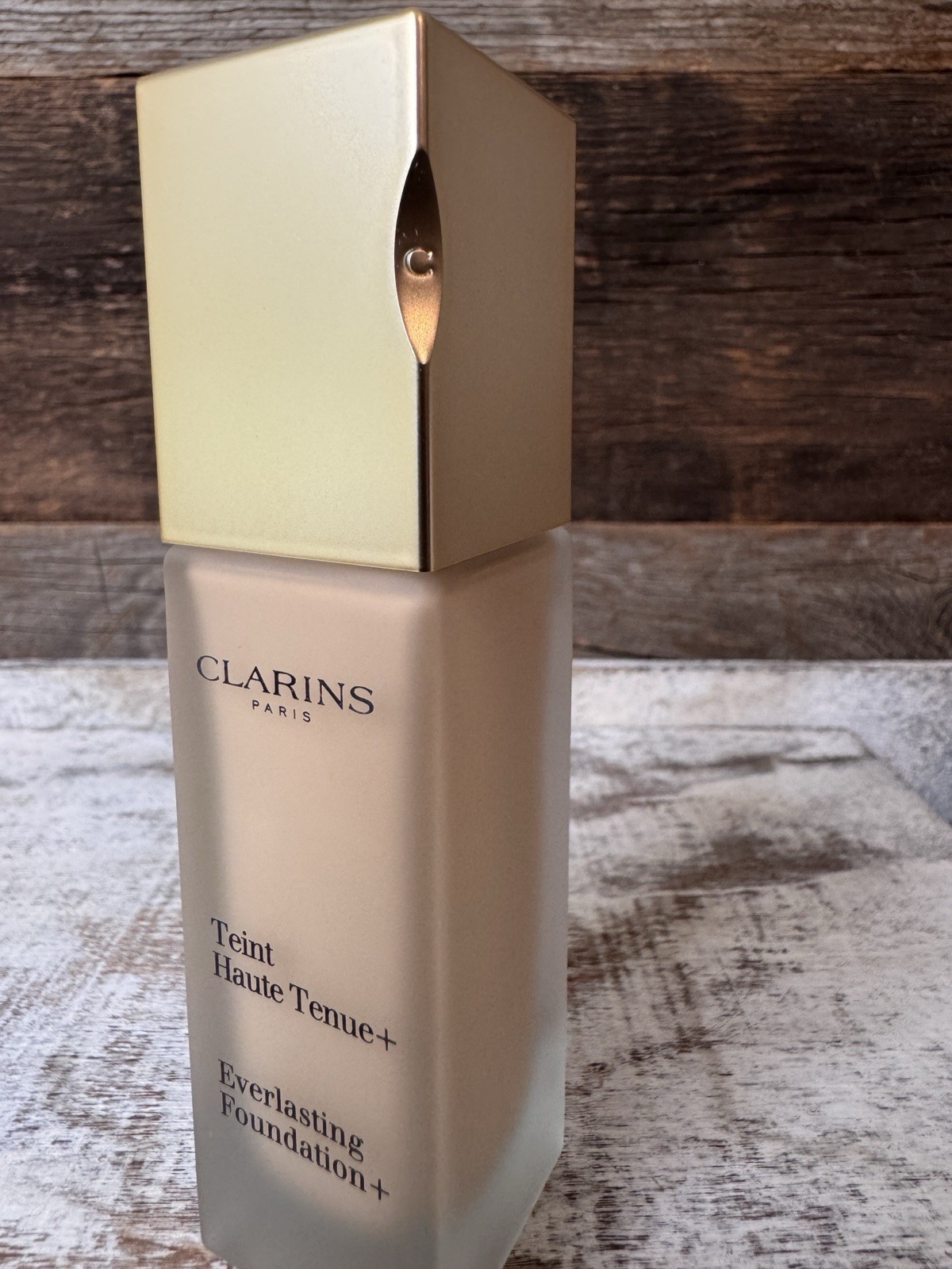 Clarins Everlasting Foundation + SPF 15 #108 Sand NIB 1.1oz | MSRP = $49