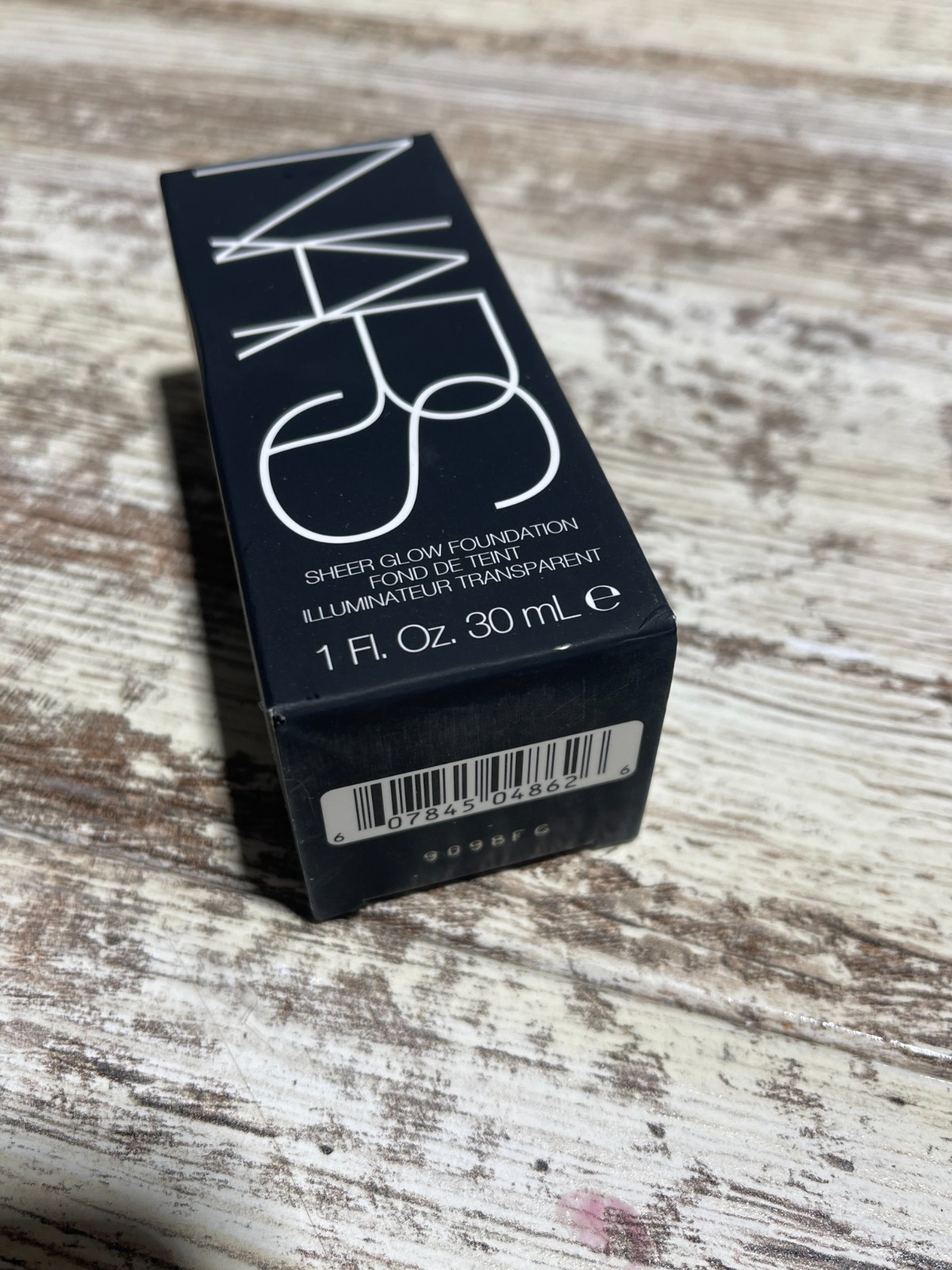 NARS SHEER GLOW FOUNDATION – MEDIUM 2.5 SAHEL 4862 – 1 OZ BOXED