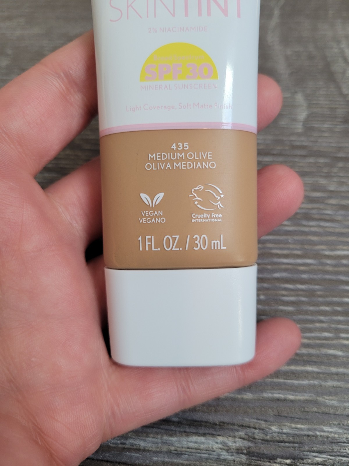 New Covergirl Clean Fresh Blurring Skin Tint SPF 30 Medium Olive 435 1 Fl. Oz.