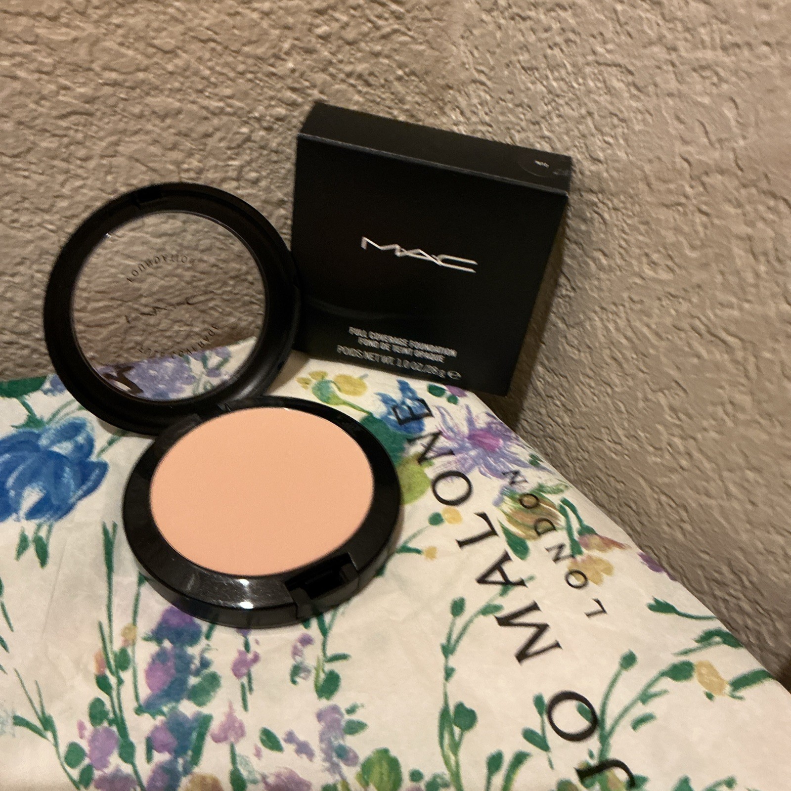 MAC Full Coverage Foundation Shade NW10 Full Size 1oz / 28g New In Box