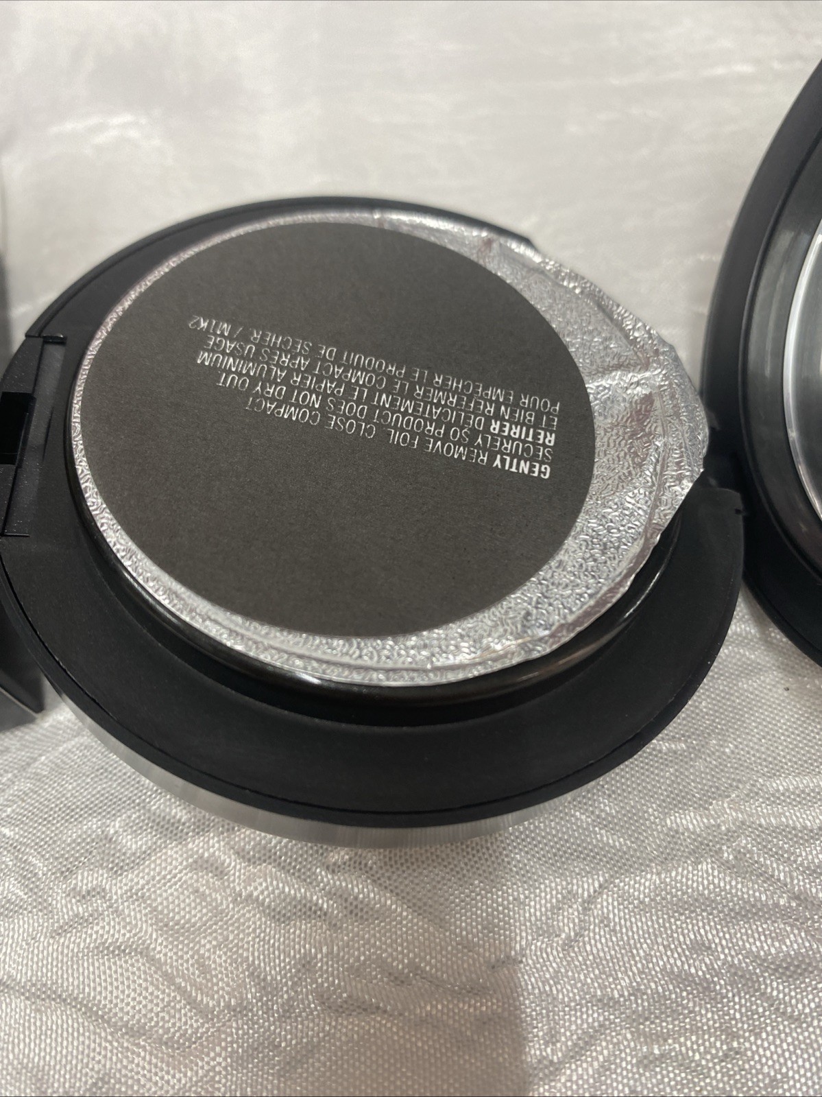 Mac Studio Tech Foundation 0.35 oz 100% AUTHENTIC, NC 44 Read Description