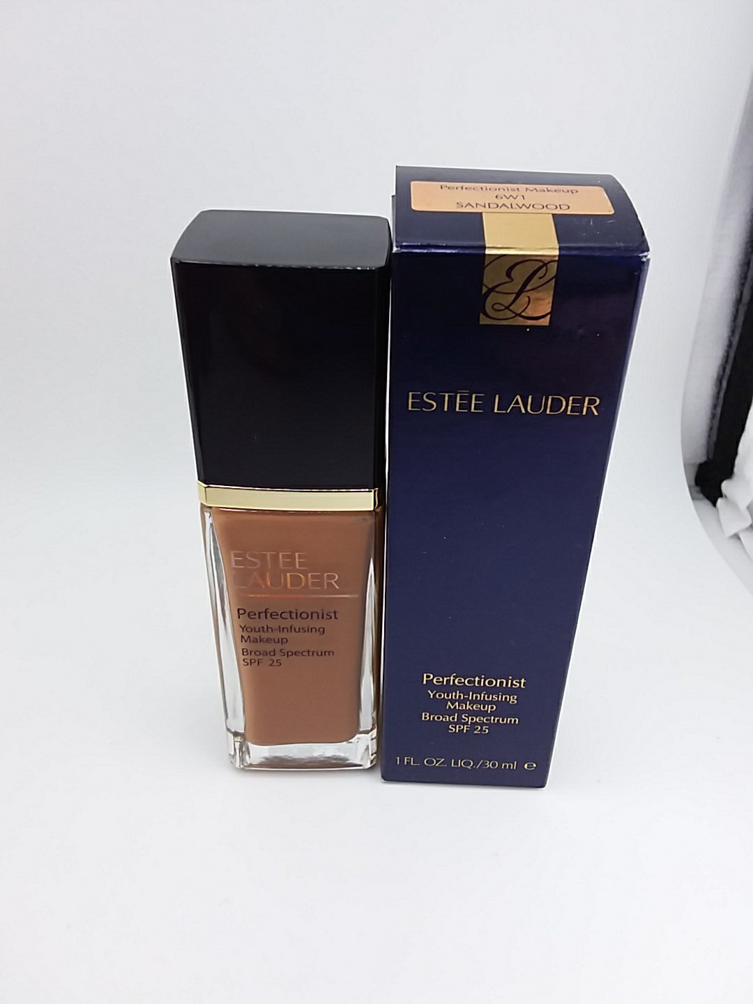 Estee Lauder Perfectionist Youth Infusing Makeup Sandalwood 6W1