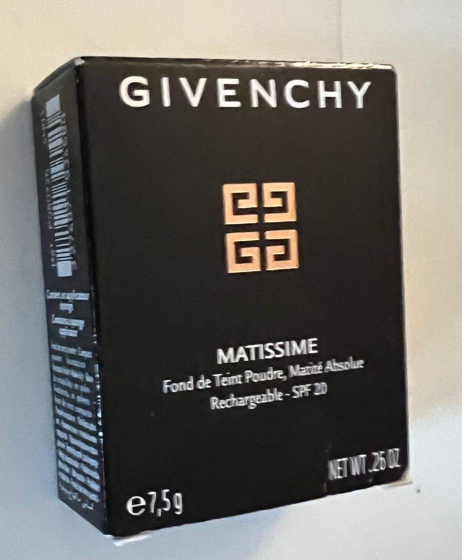 Givenchy Matissime Absolute Matte Finish Powder Foundation SPF20 – 11 Mat Ivory