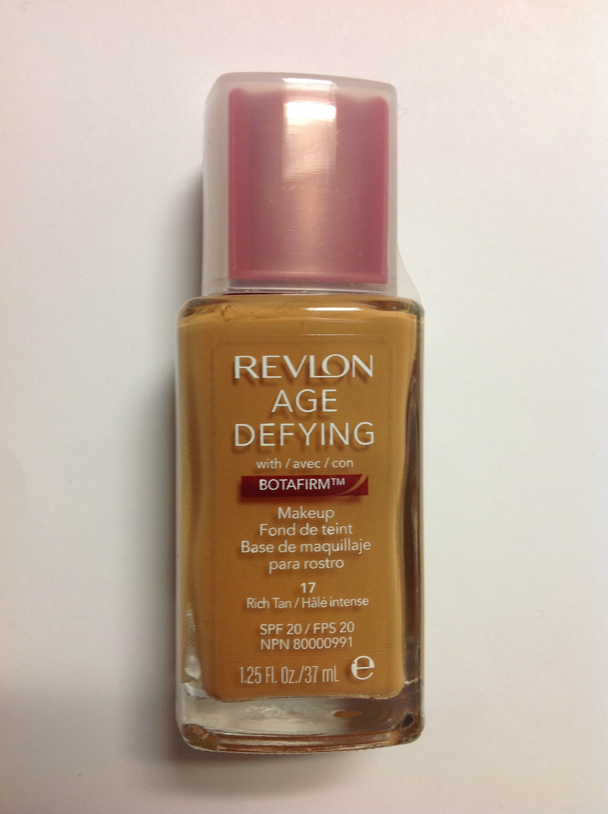 Revlon Age Defying With Botafirm Foundation SPF 20 RICH TAN #17 New.