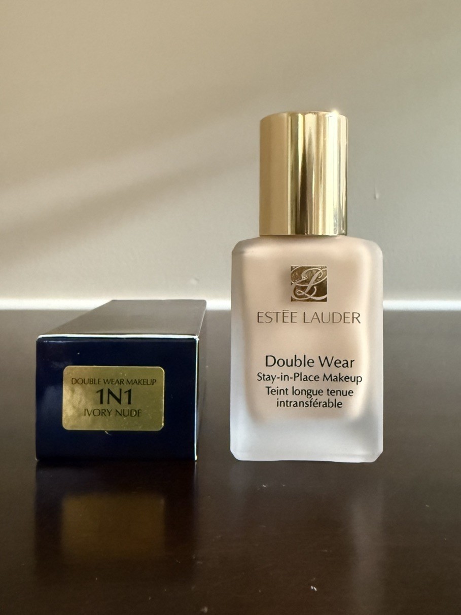 1N1 Ivory Nude ~Estee Lauder Double Wear Stay-in-place Foundation, 1oz/ 30ml NIB