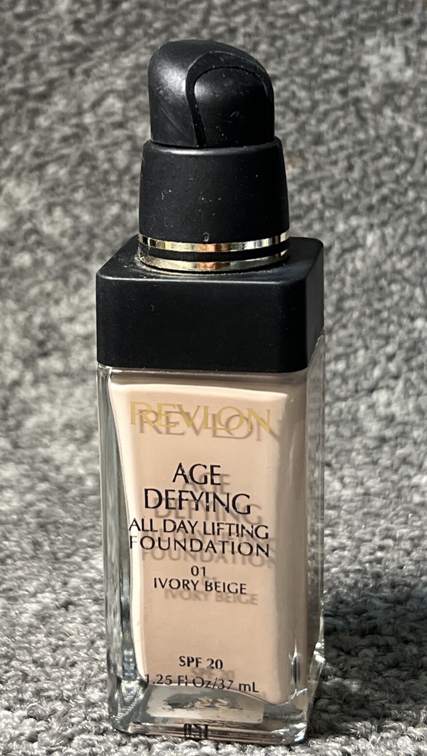 Revlon Age Defying All Day Lifting Foundation ~01 Ivory Beige ~SPF 20