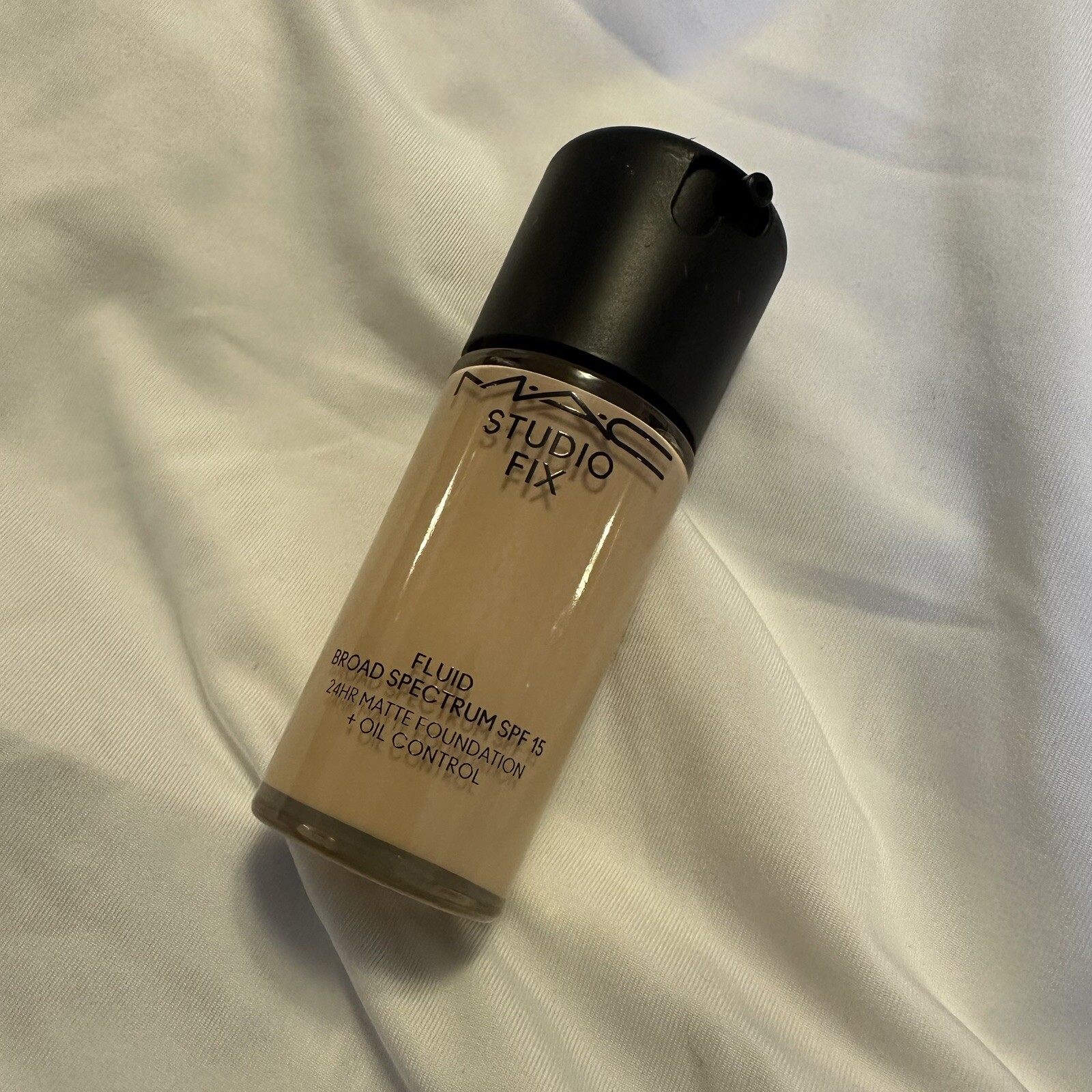 MAC STUDIO FIX FLUID SPF 15 #NC25 – 1fl oz/30mL – NIB