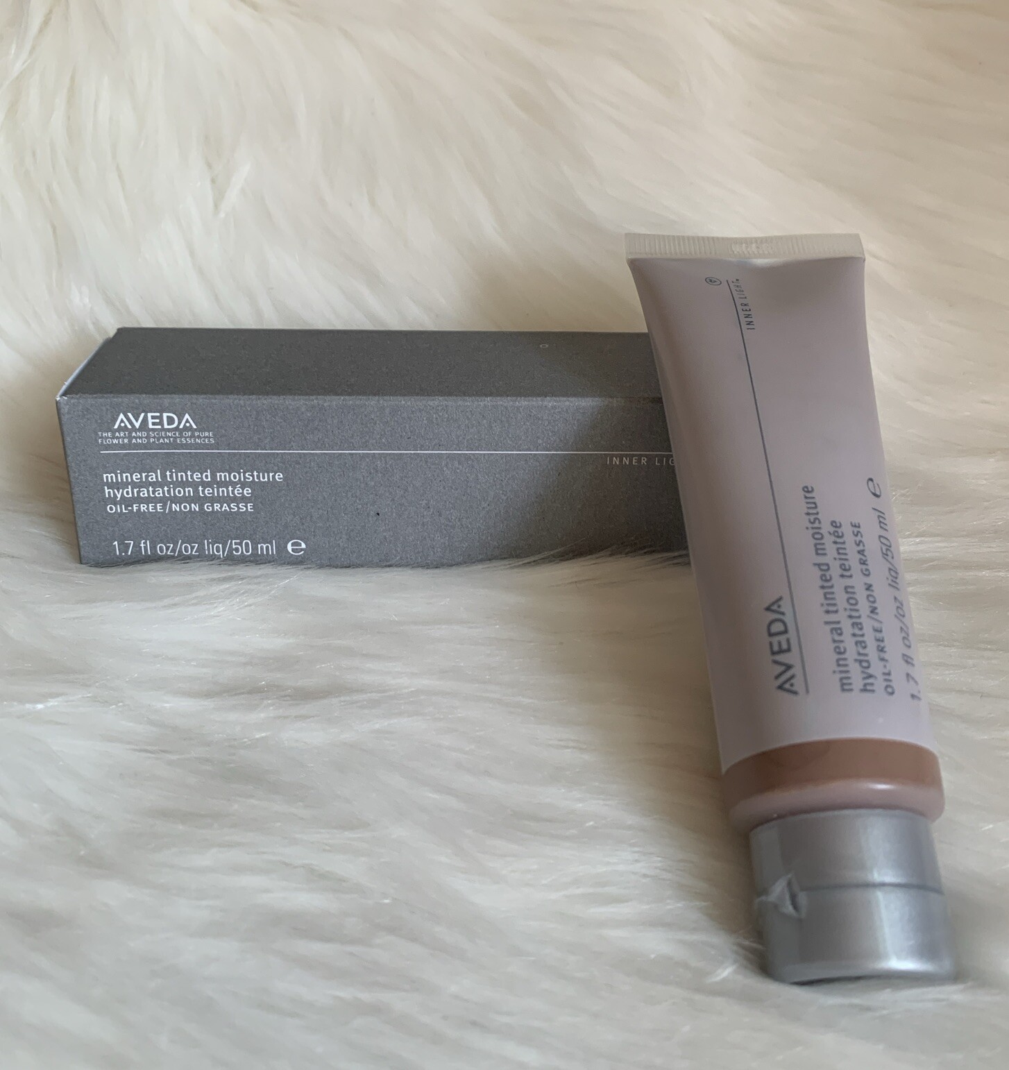 Aveda Inner Light Mineral Tinted Moisture Oil-Free ~ 06/BARK ~ 1.7oz/50ml NIB