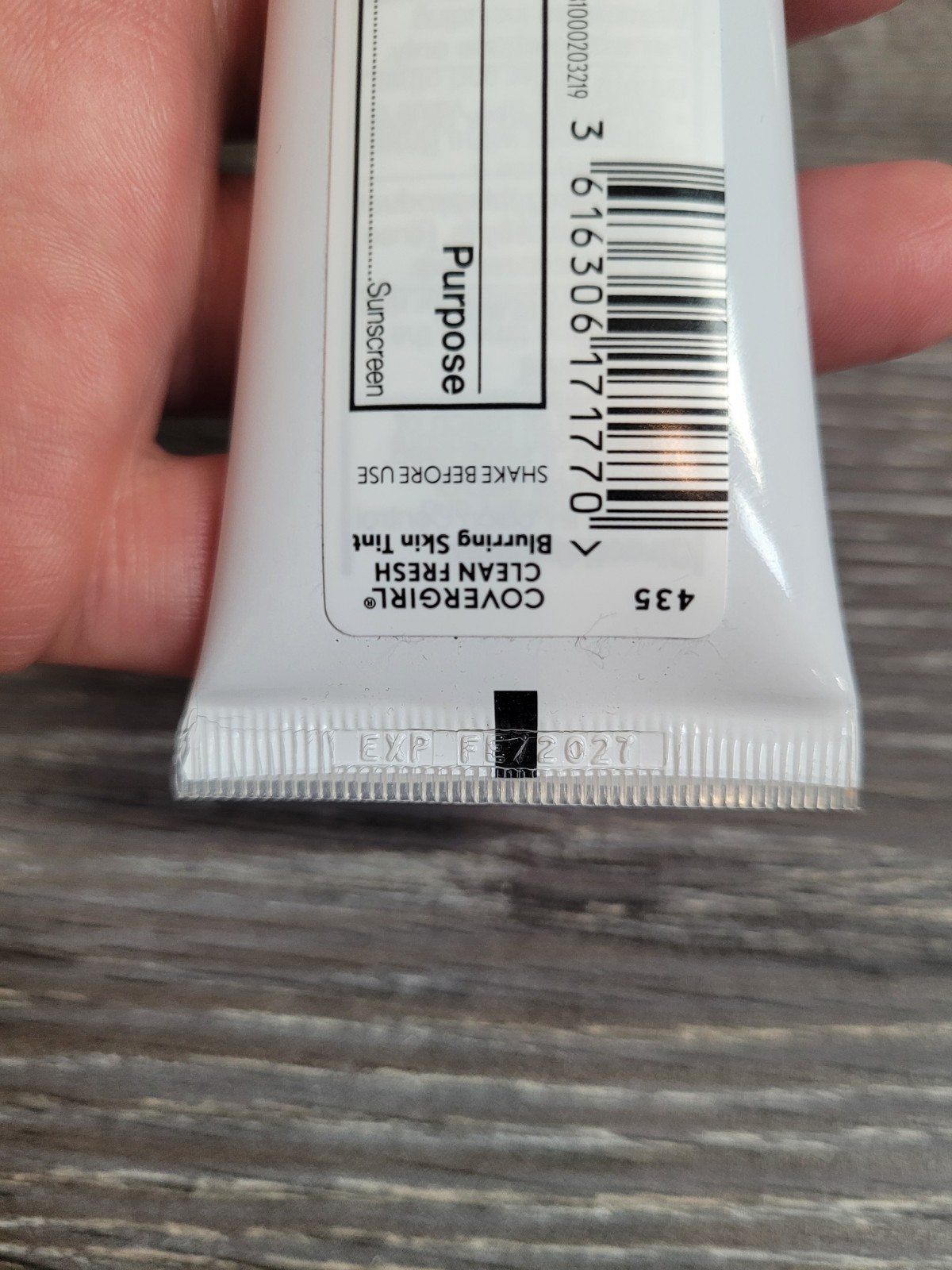 New Covergirl Clean Fresh Blurring Skin Tint SPF 30 Medium Olive 435 1 Fl. Oz.