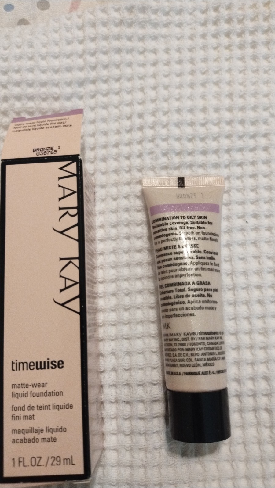 Mary Kay TimeWise Matte-Wear Liquid Foundation – Bronze 1