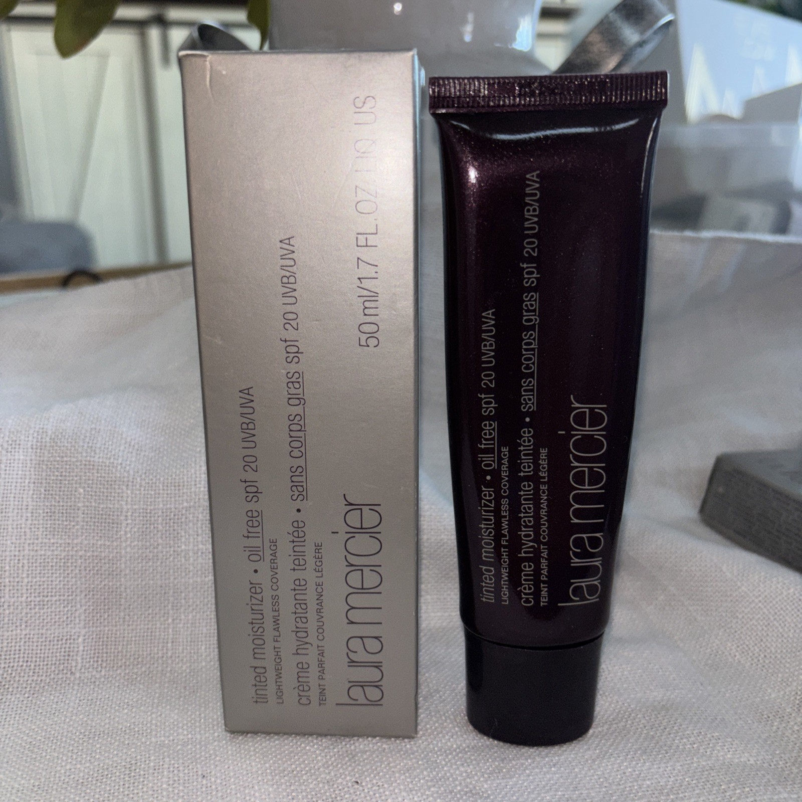 Laura Mercier Tinted Moisturizer Oil-Free 1.7 FL oz Old Formula NIB