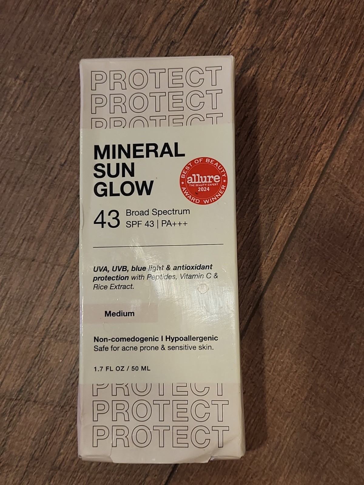 INNBEAUTY PROJECT Mineral Sun Glow Sunscreen SPF 43 Medium 1.7floz Damaged Box
