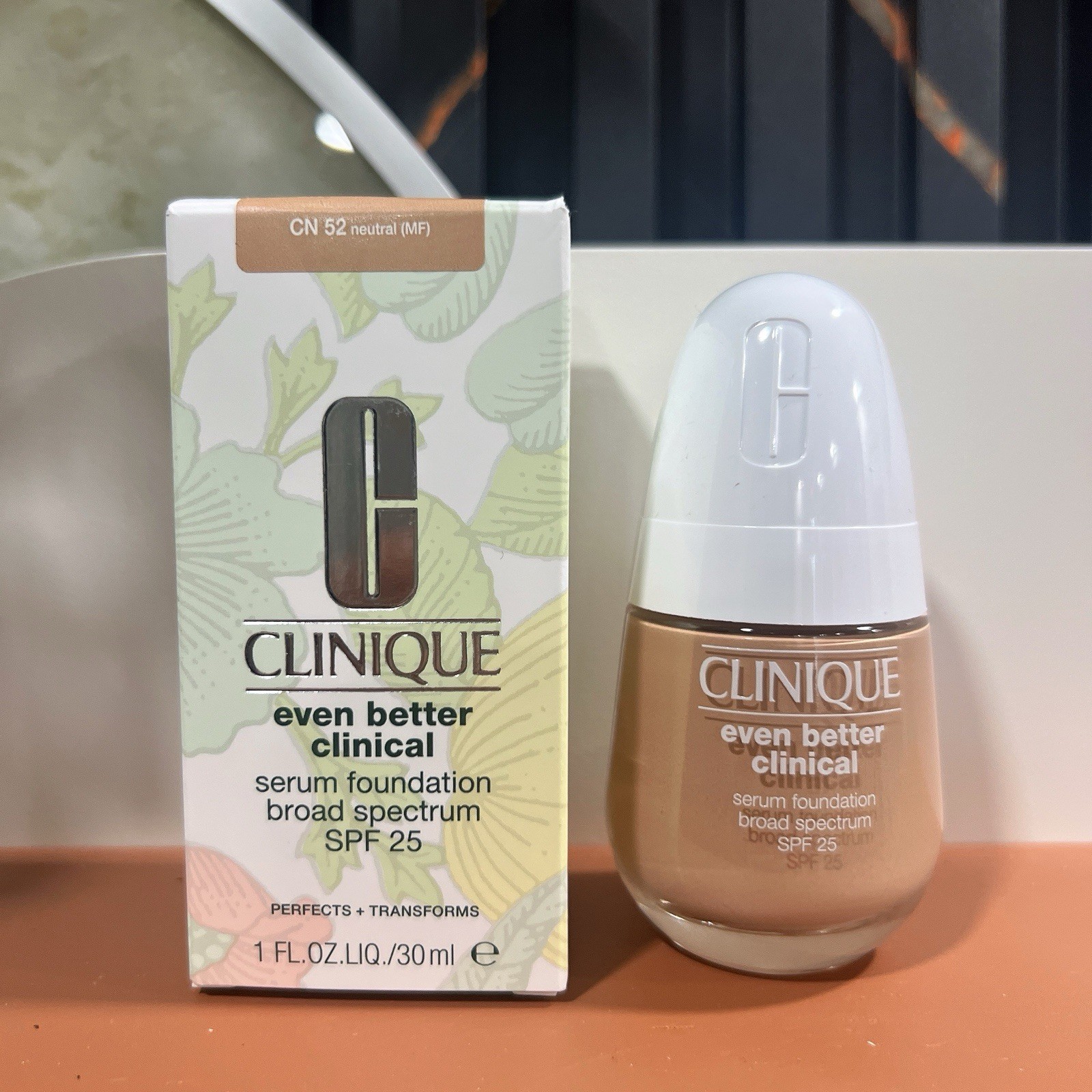 Clinique Even Better Clinical Serum Spf25 Foundation CN 52 Neutral
