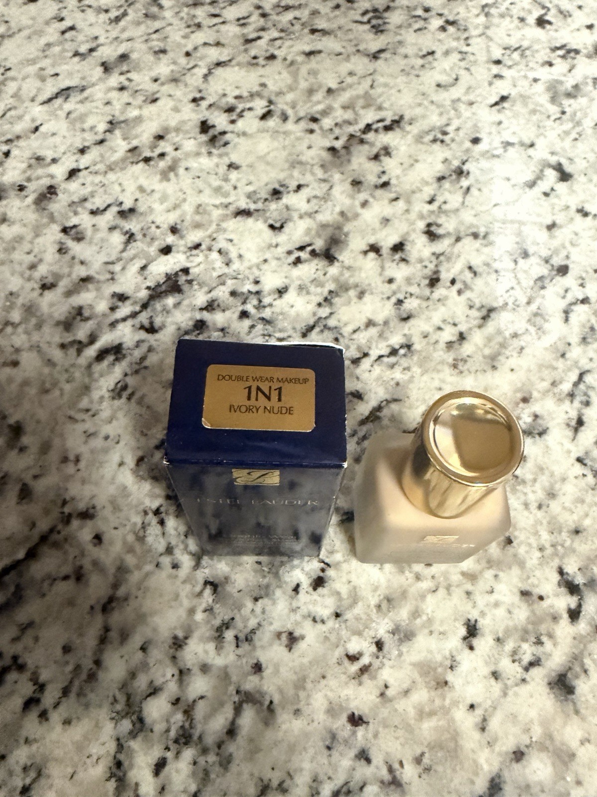 NIB New ESTEE LAUDER Foundation DOUBLE WEAR 1N1 IVORY NUDE Full Size 1 fl oz