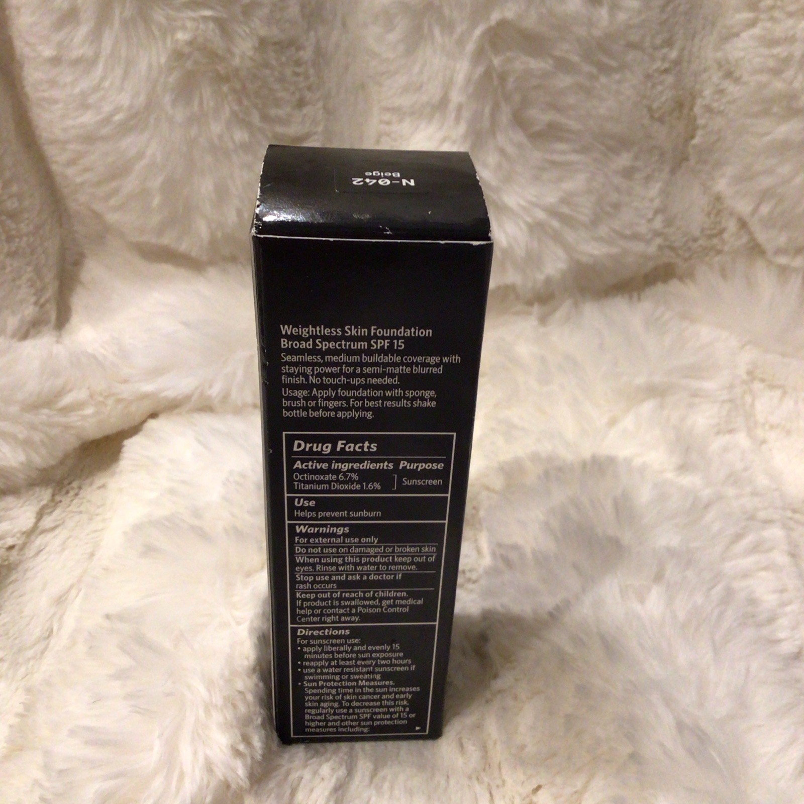 Bobbi Brown Weightless Skin Foundation Liquid SPF 15 Beige Buildable 1 fl oz