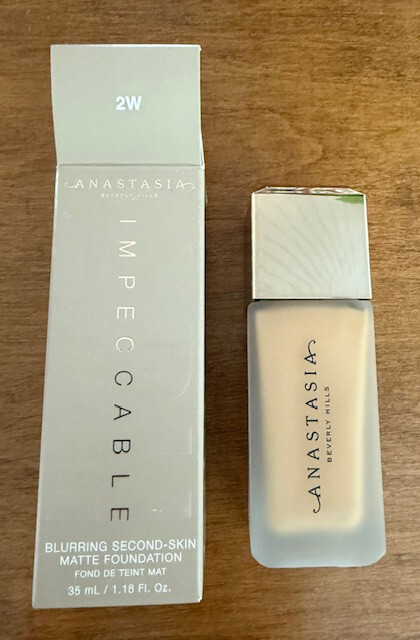 ANASTASIA BEVERLY HILLS Impeccable Blurring Matte FOUNDATION Shade 2W NIB