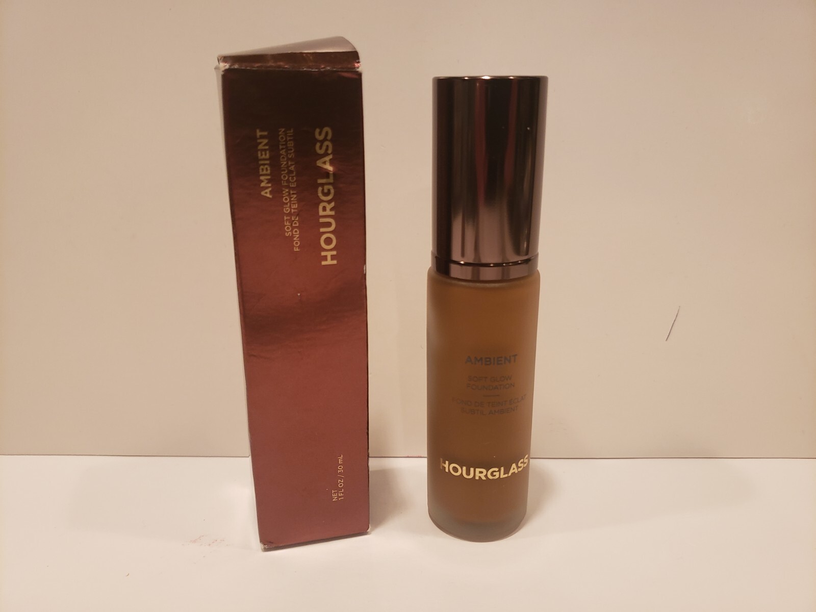 Hourglass ~ Ambient Soft Glow Foundation ~ 15.5 ~ NIB