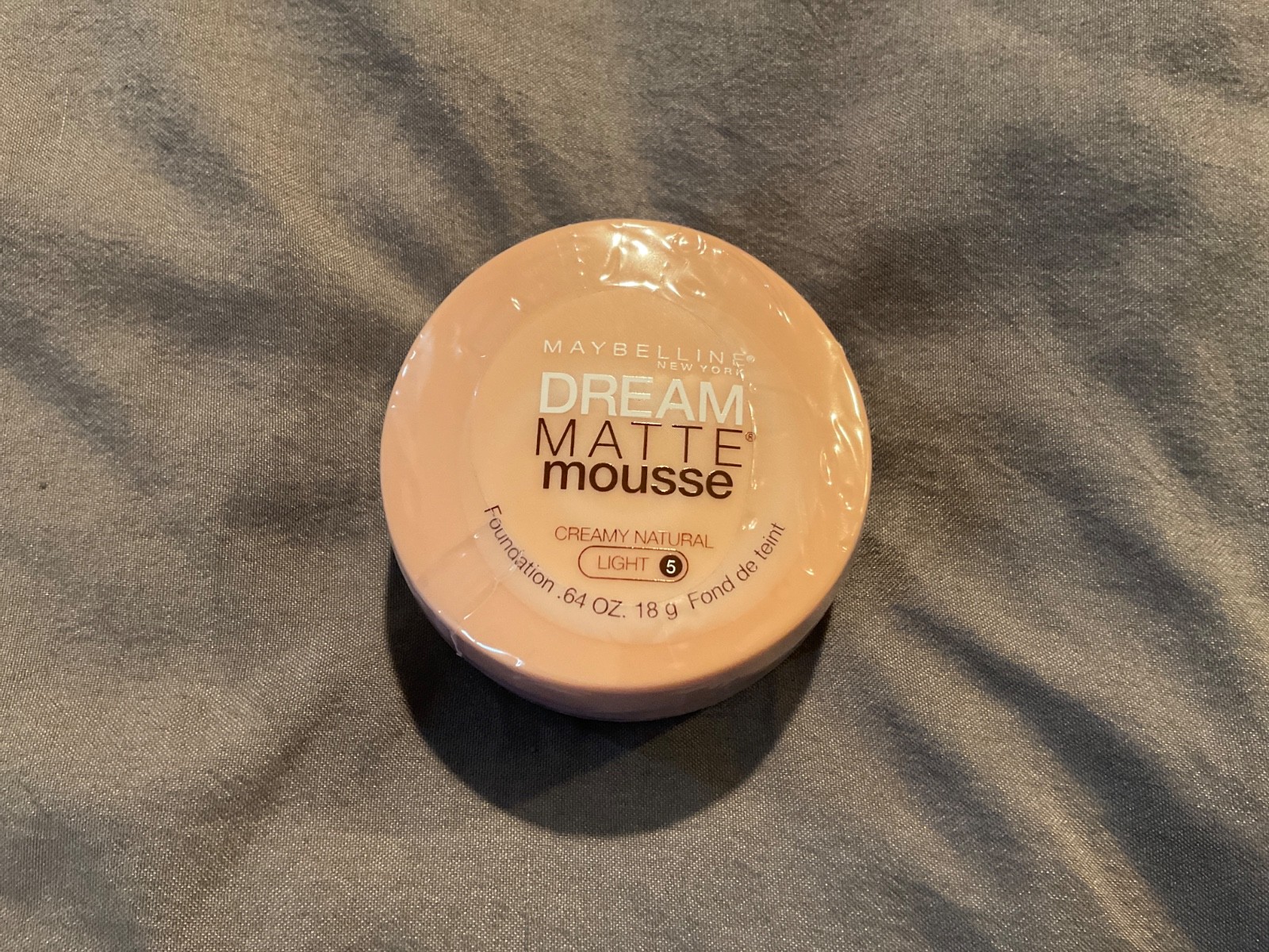 Brand New Maybelline Dream Matte Mousse Foundation Creamy Natural Light 5