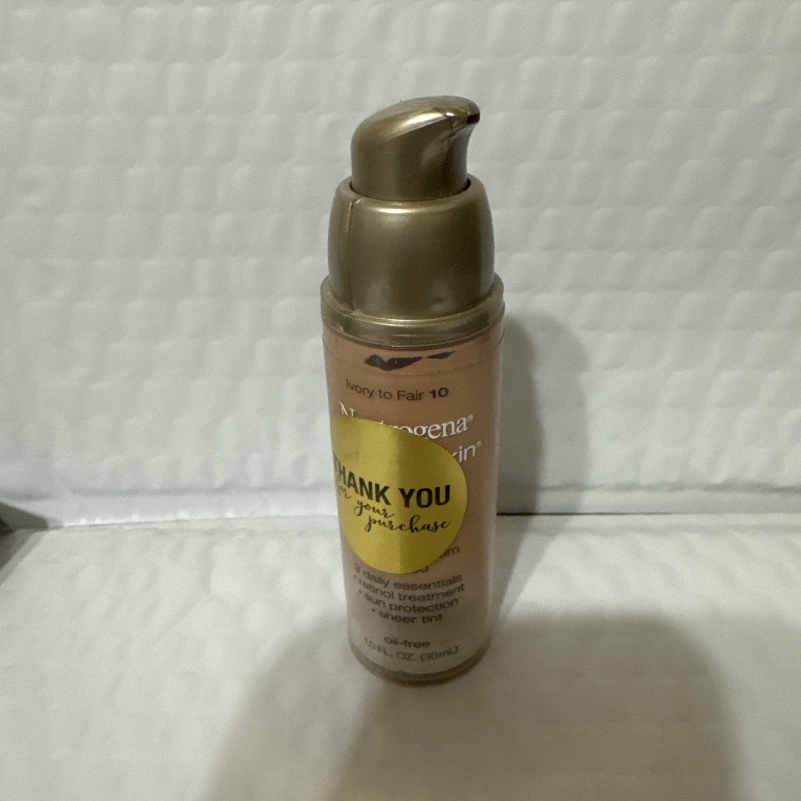 Neutrogena Retinol Healthy Skin Enhancer #10 Ivory to Fair RARE As Is No Lid