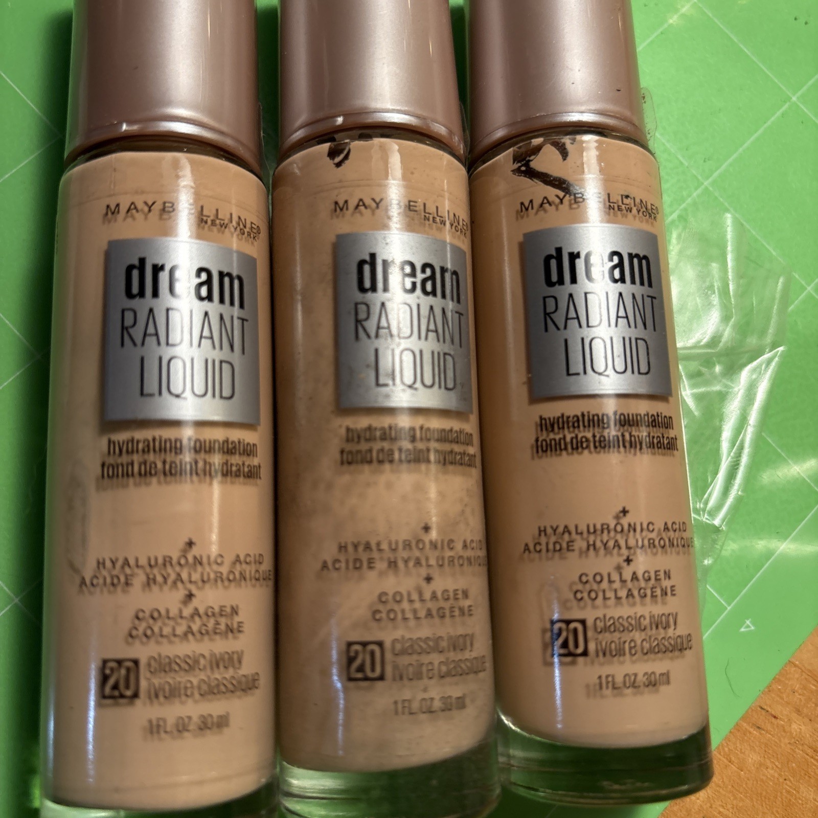 Lot Of 3–Maybelline Dream Radiant Liquid Foundation 20 Classic Ivory 1oz