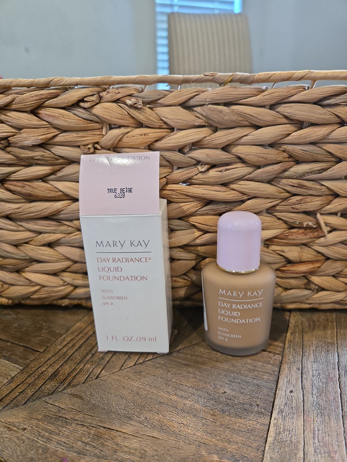 Mary Kay Day Radiance liquid Foundation w/ SPF 8 – True Beige #6328 NLA NOS