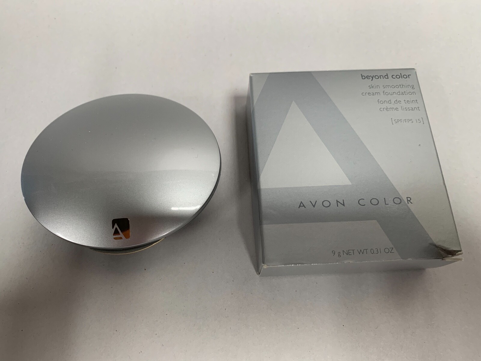 UNUSED Avon Beyond Color .31 oz Almond Skin Smoothing Cream Foundation (A4)