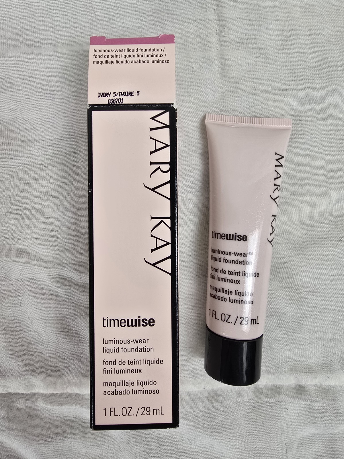 MARY KAY TIMEWISE Luminous Wear Liquid Foundation 038701 Ivory 5