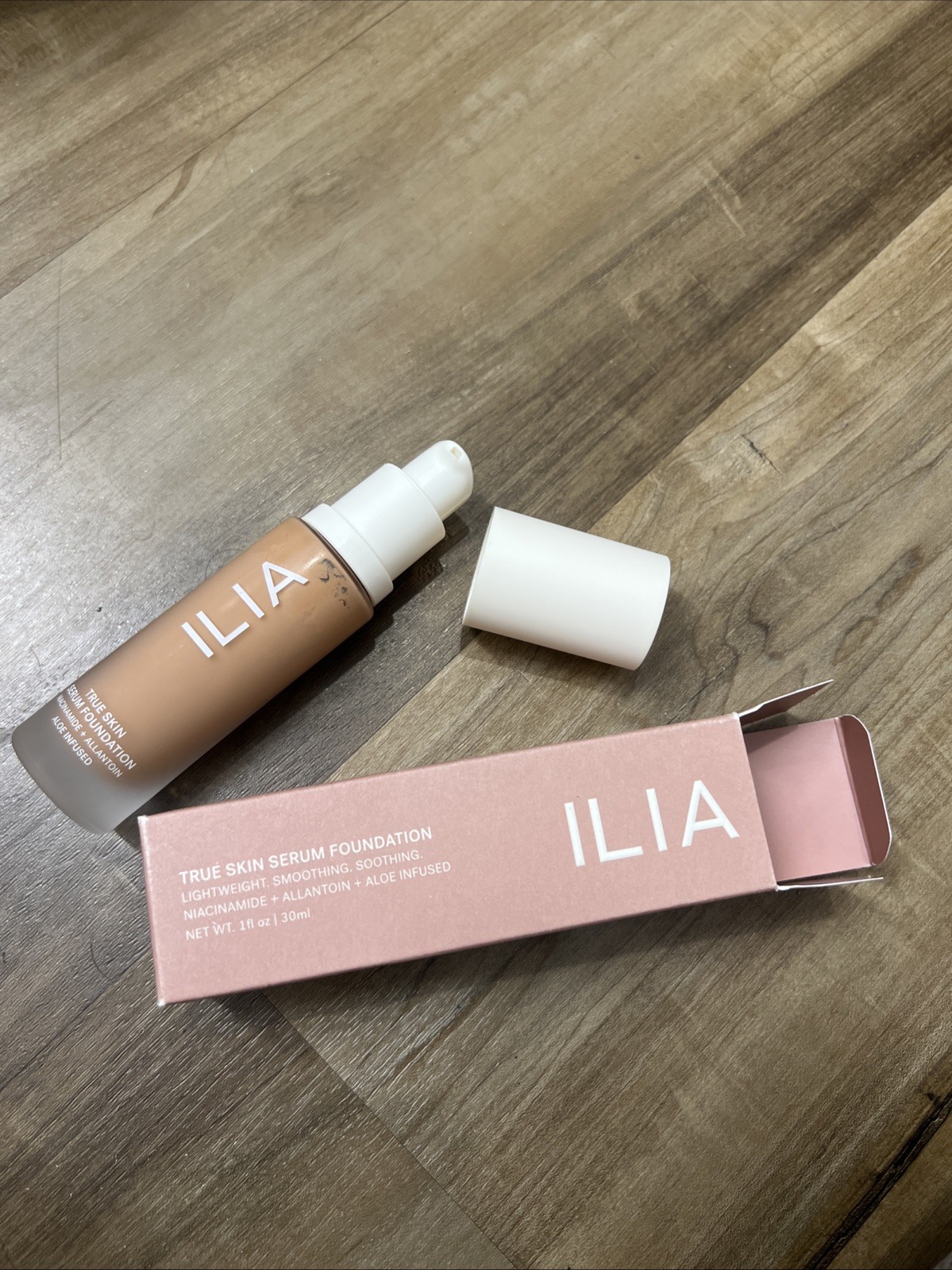 ILIA True Skin Serum Foundation in SF8 Milos NIB 1Fl Oz