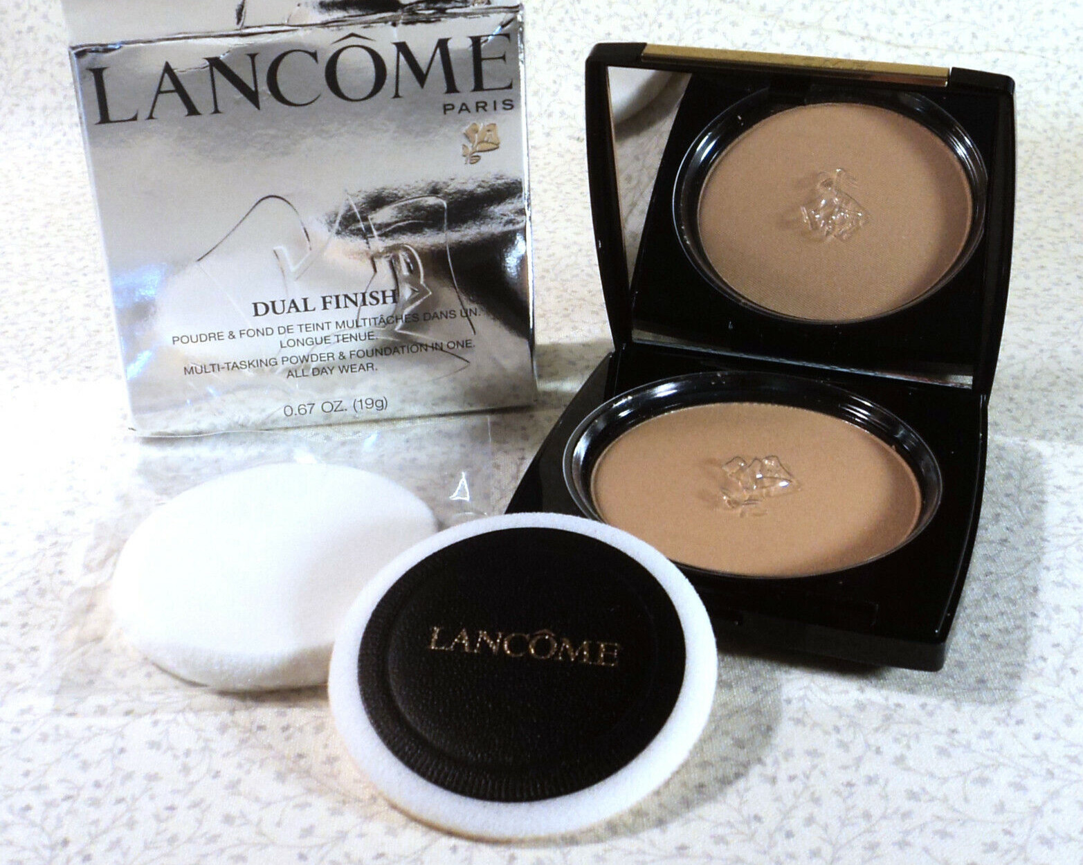 Lancome Dual Finish Powder & Foundation – 520 SUEDE (W) – 0.67 oz. – Boxed