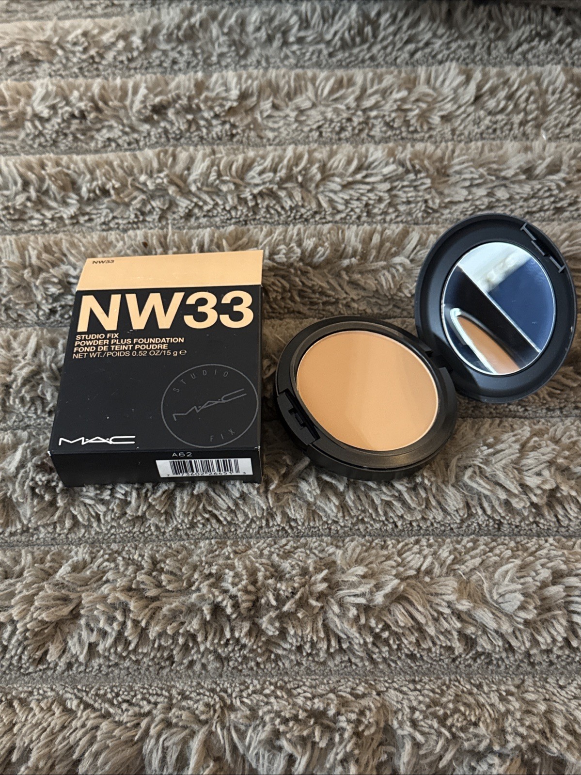 MAC STUDIO FIX POWDER PLUS FOUNDATION NW33 0.52oz / 15g