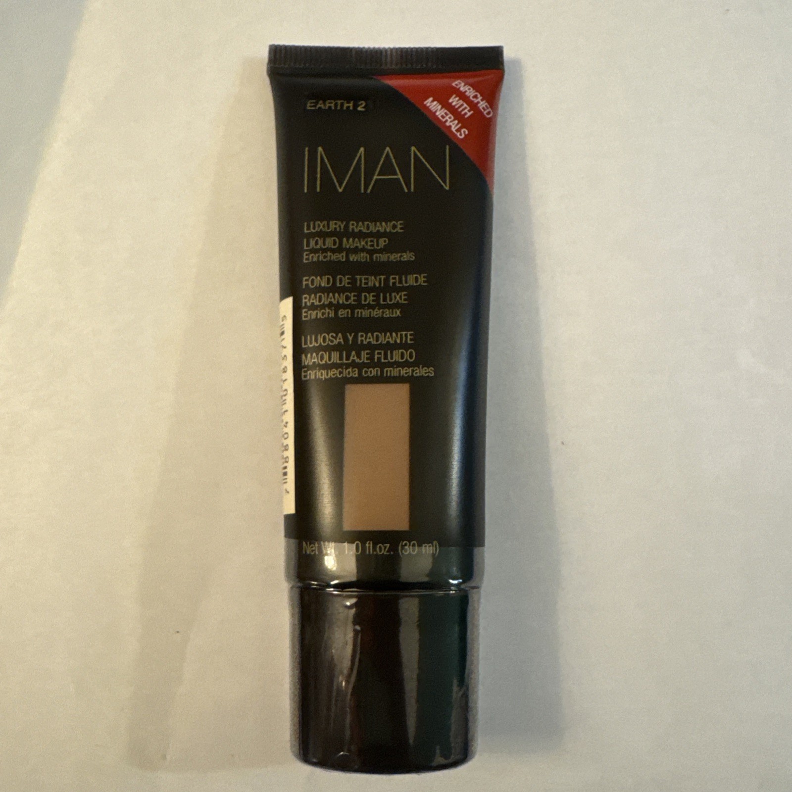 IMAN Luxury Radiance Liquid Makeup Shade EARTH 2. 1 fl oz / 30 mL ~ Sealed