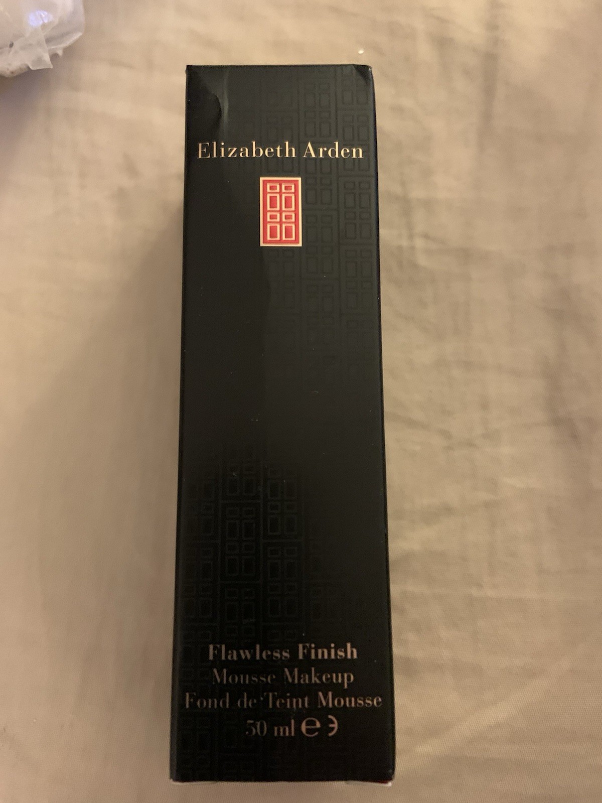 Elizabeth Arden Flawless Finish Mousse Foundation Makeup, 50 ml