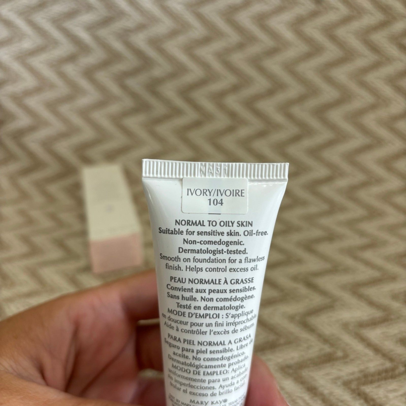 Mary Kay IVORY 104 Medium Coverage Foundation 1 FL OZ Pink Cap Discontinued