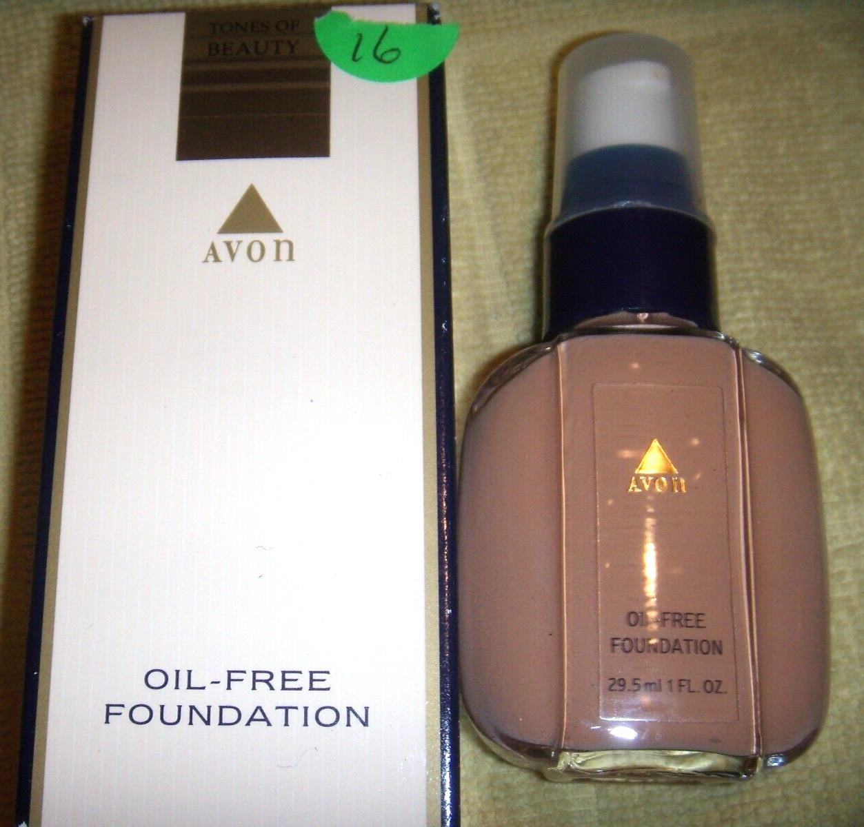 Avon OIL-FREE FOUNDATION ( RICH HONEY) 1 FL OZ